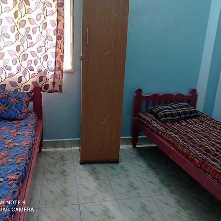 Hostel Easvari Grand Pg For Women - Female Only Chennai Exterior foto