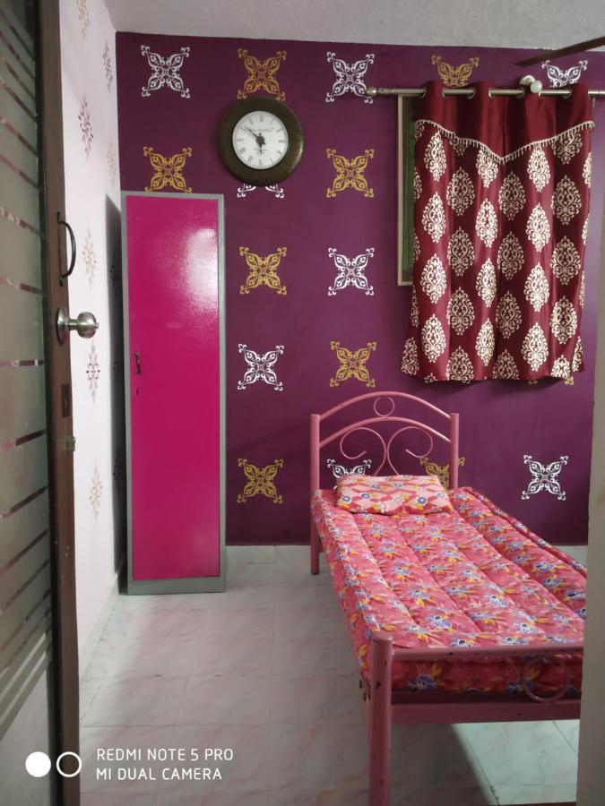 Hostel Easvari Grand Pg For Women - Female Only Chennai Exterior foto