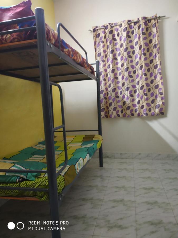 Hostel Easvari Grand Pg For Women - Female Only Chennai Exterior foto