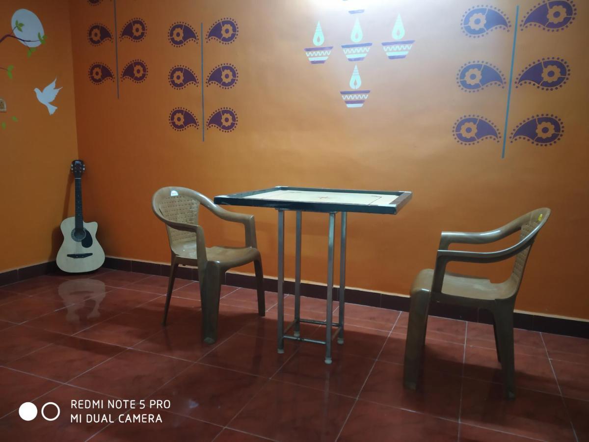 Hostel Easvari Grand Pg For Women - Female Only Chennai Exterior foto