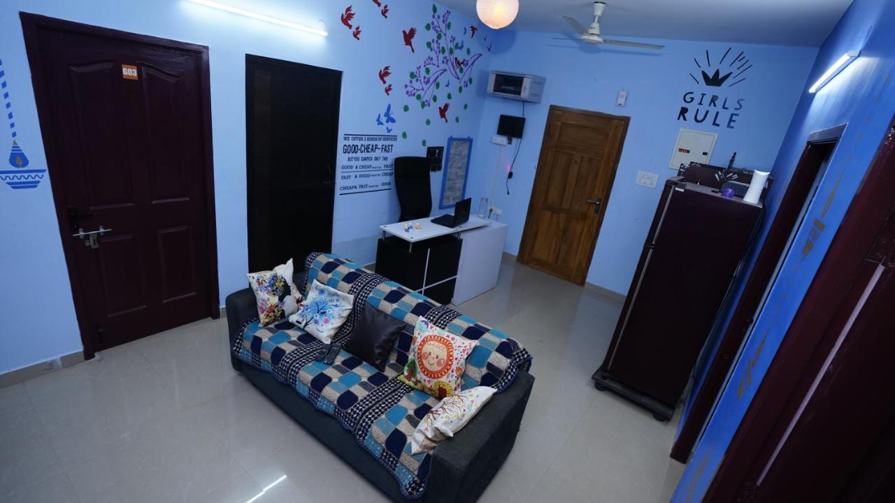 Hostel Easvari Grand Pg For Women - Female Only Chennai Exterior foto
