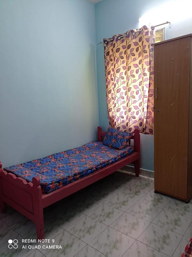 Hostel Easvari Grand Pg For Women - Female Only Chennai Exterior foto